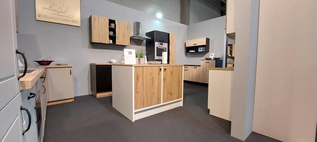 Stolarz-Lempert - M.O.W. 2023