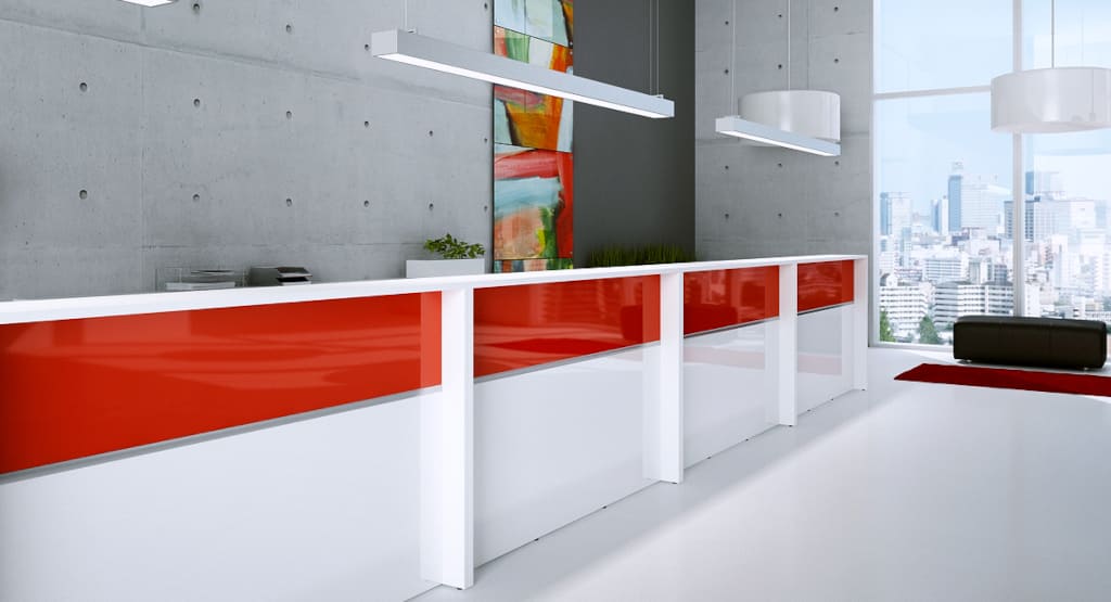 System „VeRo” Fabryki Mebli Biurowych Maro to bogata oferta lad prostokątnych i łukowych, umożliwiająca aranżację zarówno małego sekretariatu, jak i reprezentacyjnej recepcji.