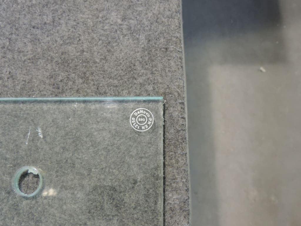 Szkło float 44.2 ESG laminowane. Propozycja marki Novoglass firmy De Novo na balustrady.