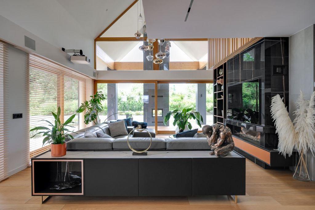 Dom u podnóża Beskidów, realizacja TOKA + HOME architekci - Anna Kapinos i Tomasz Słomka.