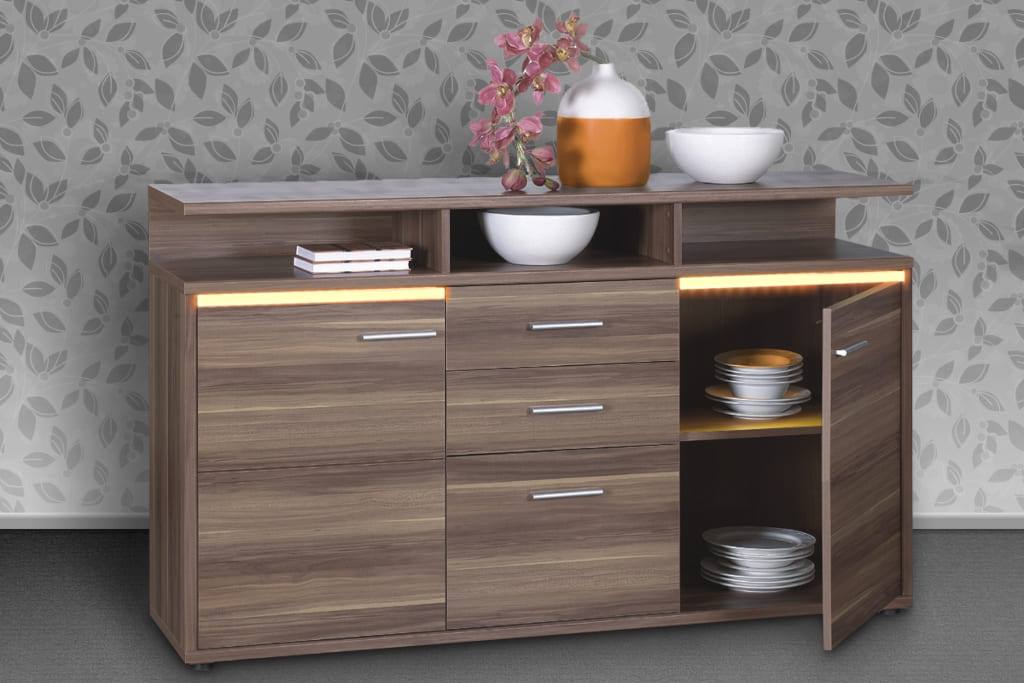 „Trend” firmy HLT to uniwersalne oświetlenie ledowe wykorzystywane m.in. do oświetlania wnętrz szaf i szafek.