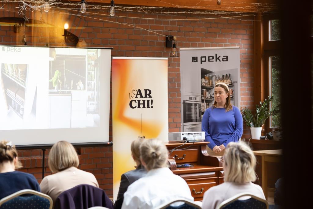 Anita Łopatka prezentowała podczas warsztatów ergonomiczne rozwiązania firmy Peka.