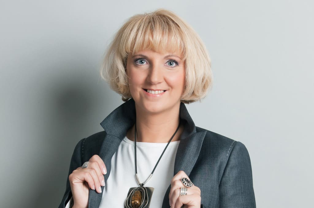 Anna Chatys, kierownik handlowy w firmie DEK Meble.