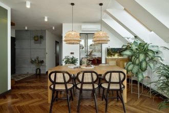 Jadalnia w stylu urban jungle.