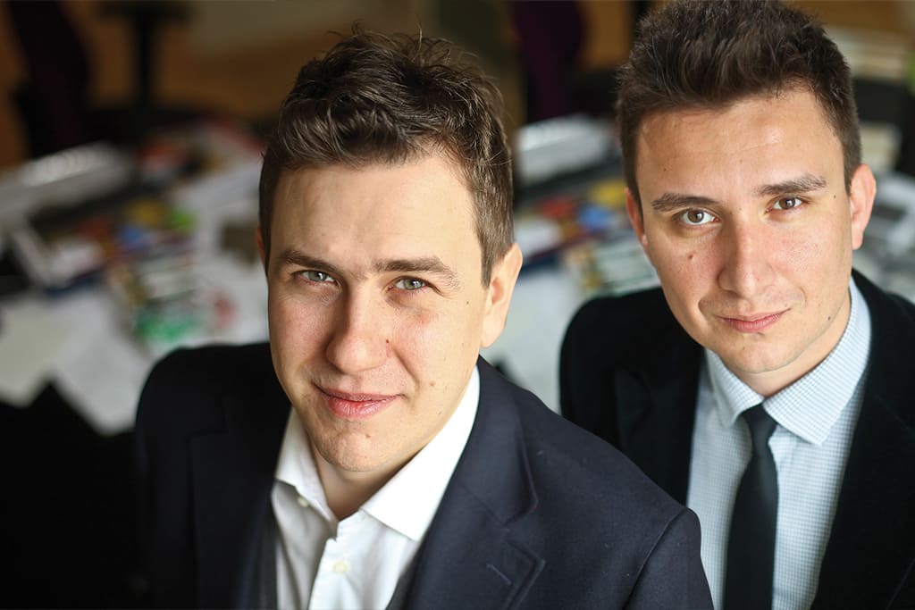 Od lewej: Mateusz Laskowski, członek Zarządu i dyrektor operacyjny oraz Marcin Powierza, członek Zarządu i dyrektor zarządzający Forbis Group.