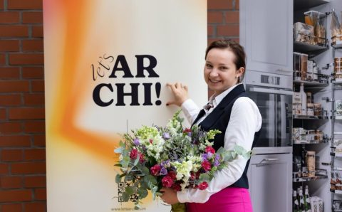 Let's Archi! powstało z myślą o architektach wnętrz, którzy czują niedosyt codziennych działań, którym sprawia radość praca rąk, jednak nie mają na nią czasu. To interdyscyplinarne warsztaty umożliwiające wymianę doświadczeń architektów wnętrz w kameralnym, lecz jakościowym gronie – podsumowała pierwszą edycję Let's Archi! Monika Staniec, pomysłodawczyni i organizatorka wydarzenia.