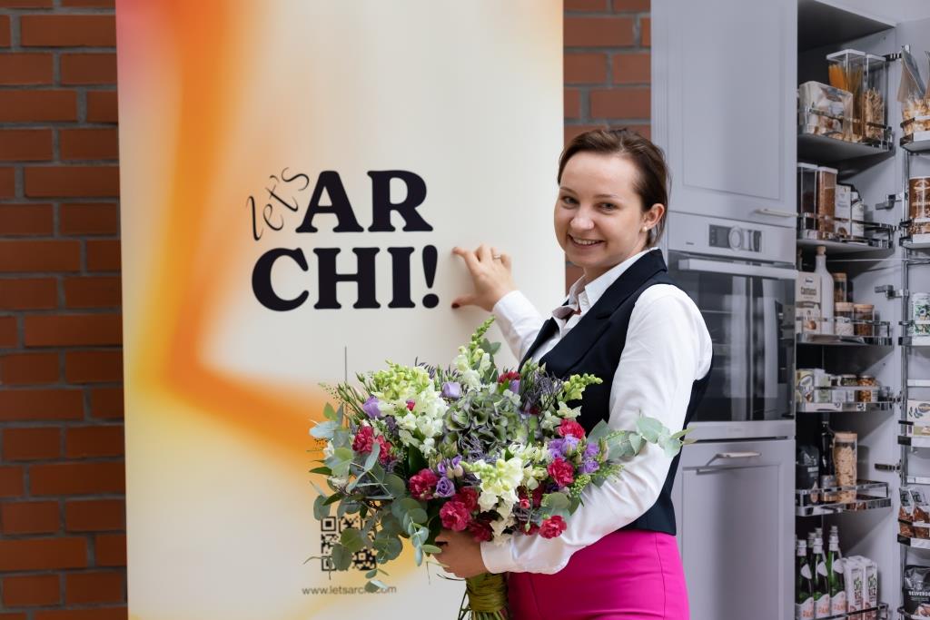 Let's Archi! powstało z myślą o architektach wnętrz, którzy czują niedosyt codziennych działań, którym sprawia radość praca rąk, jednak nie mają na nią czasu. To interdyscyplinarne warsztaty umożliwiające wymianę doświadczeń architektów wnętrz w kameralnym, lecz jakościowym gronie – podsumowała pierwszą edycję Let's Archi! Monika Staniec, pomysłodawczyni i organizatorka wydarzenia.