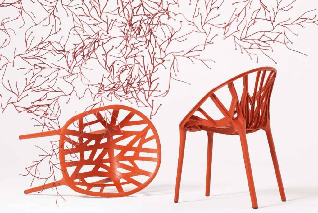 Zaprojektowane przez Ronana i Erwana Bouroullec krzesła „Vegetal” i system „Algues” (prod. Vitra) łączą inspiracje światem roślinnym.