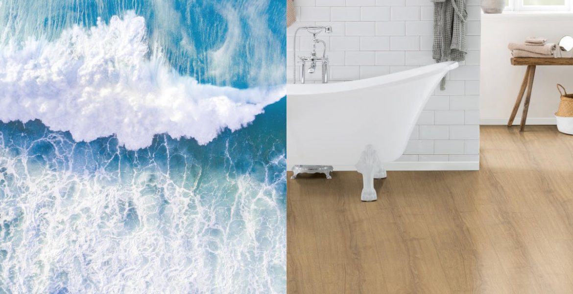 Pół obrazka to wanna i jasna podłoga wodoodporna z oferty Egger a drugie pół to fala morska.