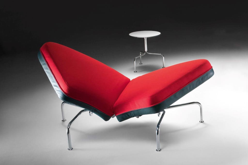 Fotel „Toki” (proj. Toshiyuki Kita, prod. Meritalia) ma niemal tyle ruchomych „stawów” co ludzkie ciało, dlatego można go idealnie dostosować do potrzeb użytkownika.