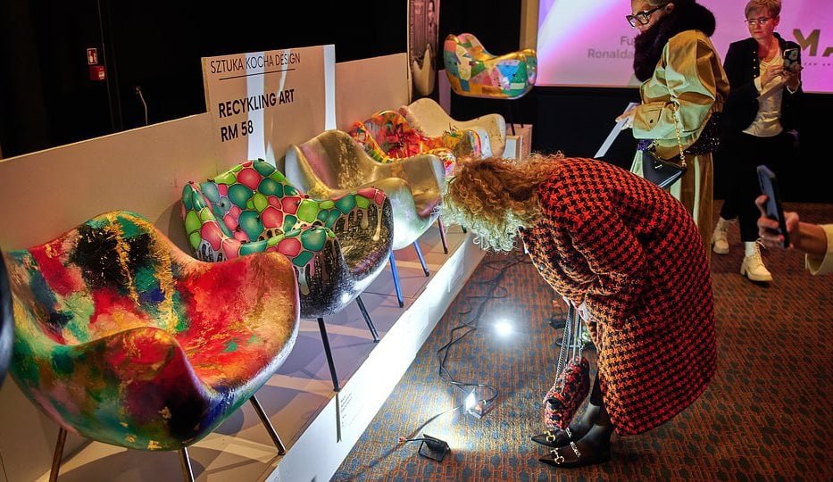 Fotele RM58 na aukcji.