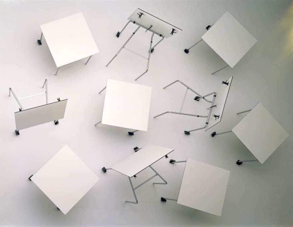 Grupa mebli z kolekcji „Move it”, prod. Thonet.