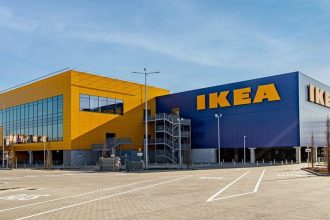 Toczą się spory o niedziele handlowe handlowe w grudniu - IKEA ma propozycję.
