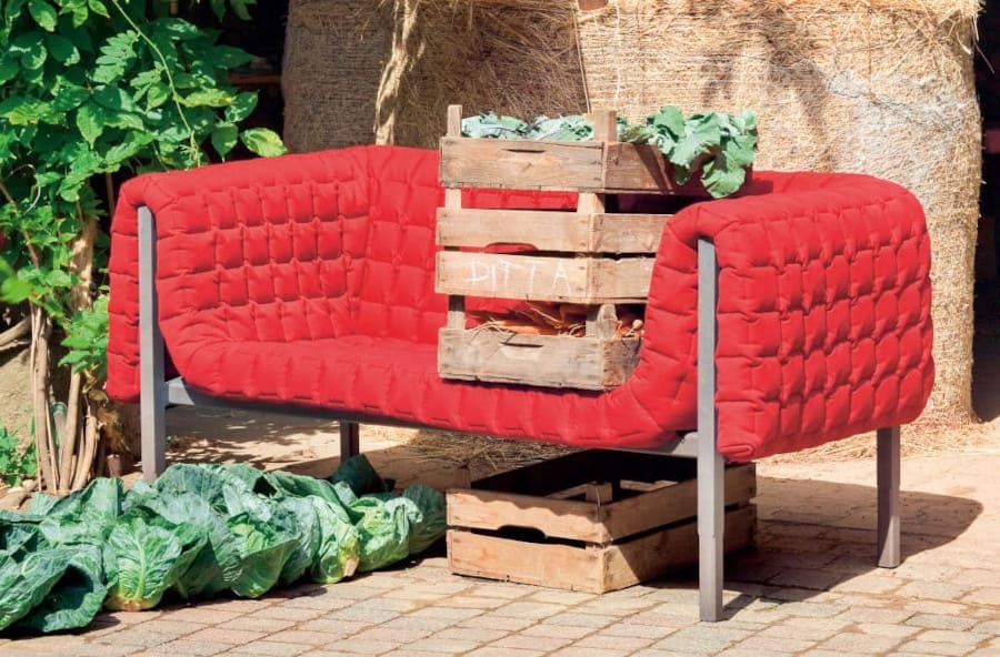 Zdaniem ekspertów tworzących tegoroczną edycję trendbooka „IMM Cologne na sofie „Ruché” możemy odnaleźć wewnętrzną równowagę.