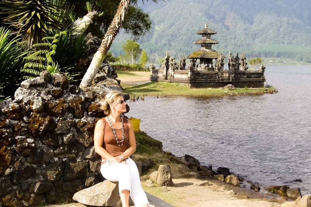 Julitta Maciejewska-Walczak potrafi cieszyć się chwilą. Relaks na Bali (październik 2006 r.)