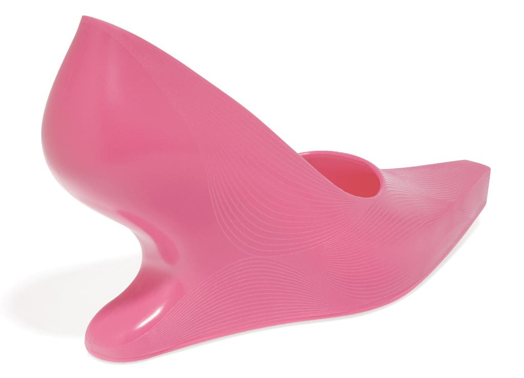 Karim Rashid interesuje się też modą – stąd plastikowe pantofelki dla firmy Melissa.