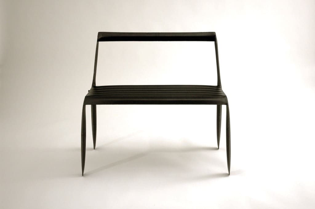 Ławka „Plopp” (proj. Oskar Zięta) dzięki swojej dużej wytrzymałości jest idealnym meblem publicznym.