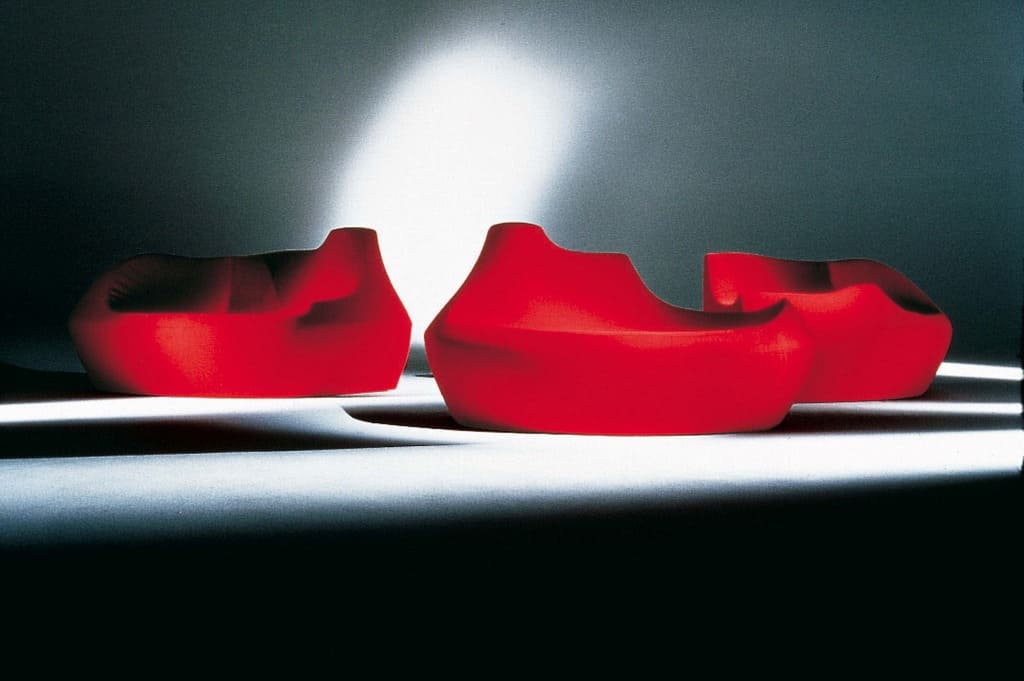 Sofa „Saruyama” (Moroso) to hołd, który Toshiyuki Kita złożył dla „instynktu siedzenia”, nazwany na cześć Małpiej Góry w Japonii.