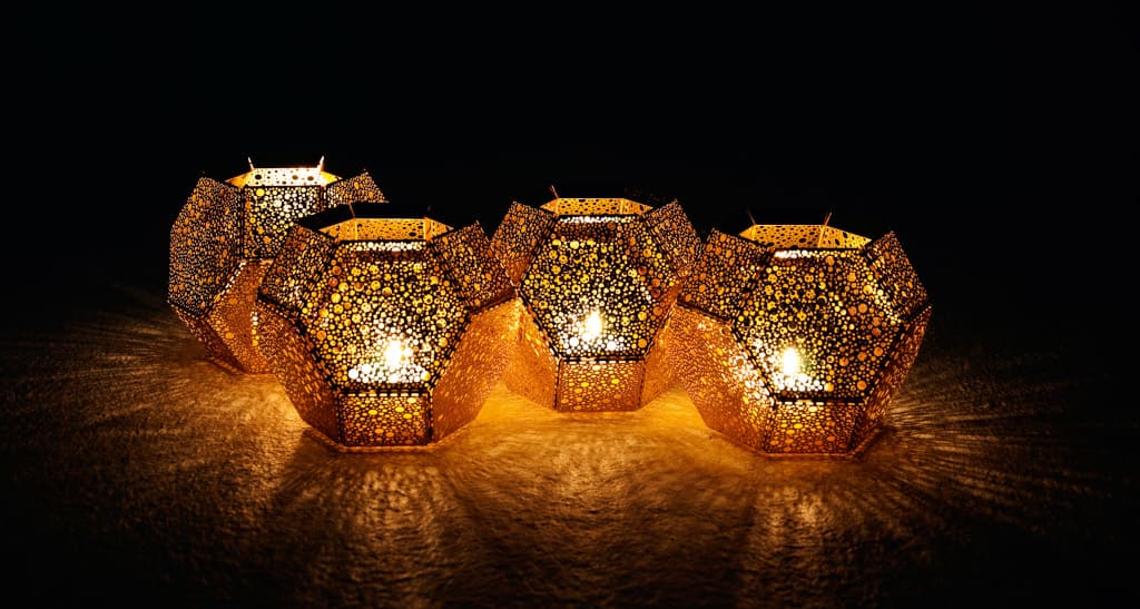 Elementy świeczników „Etch” wykonywane są tą samą technologia co płytki układów scalonych.