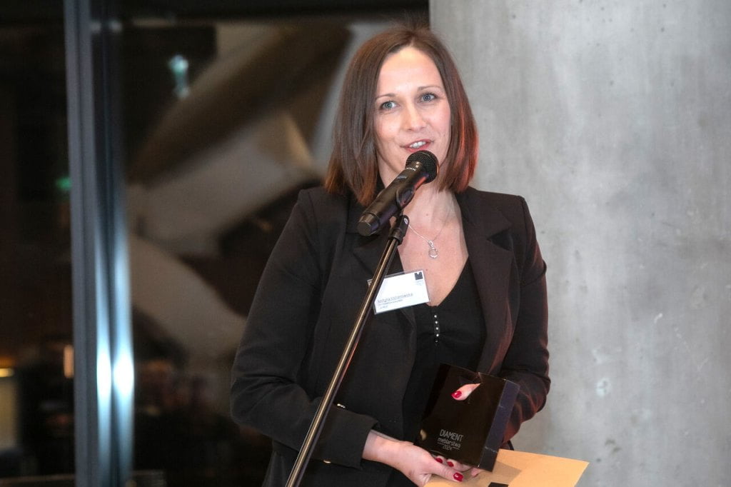 Firmę Deftrans reprezentowała na gali konkursu Diament Meblarstwa 2024 Justyna Ustianowska.