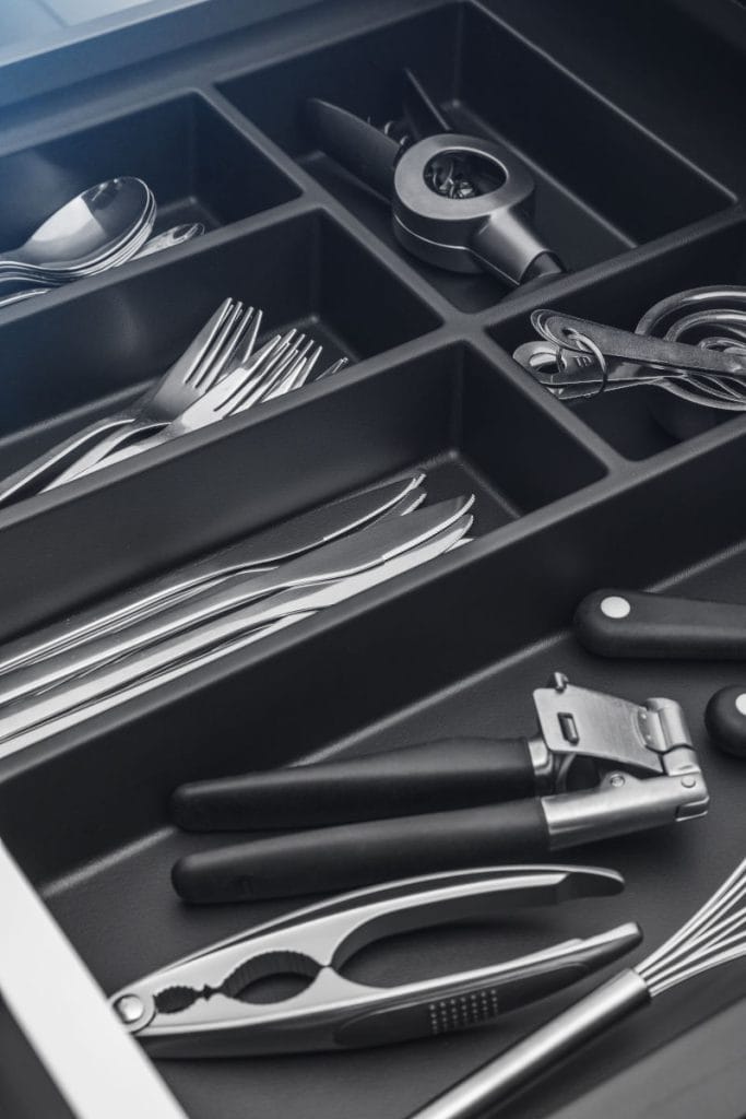 GTV - Axispace - czarny wkład do szuflad ze sztućcami