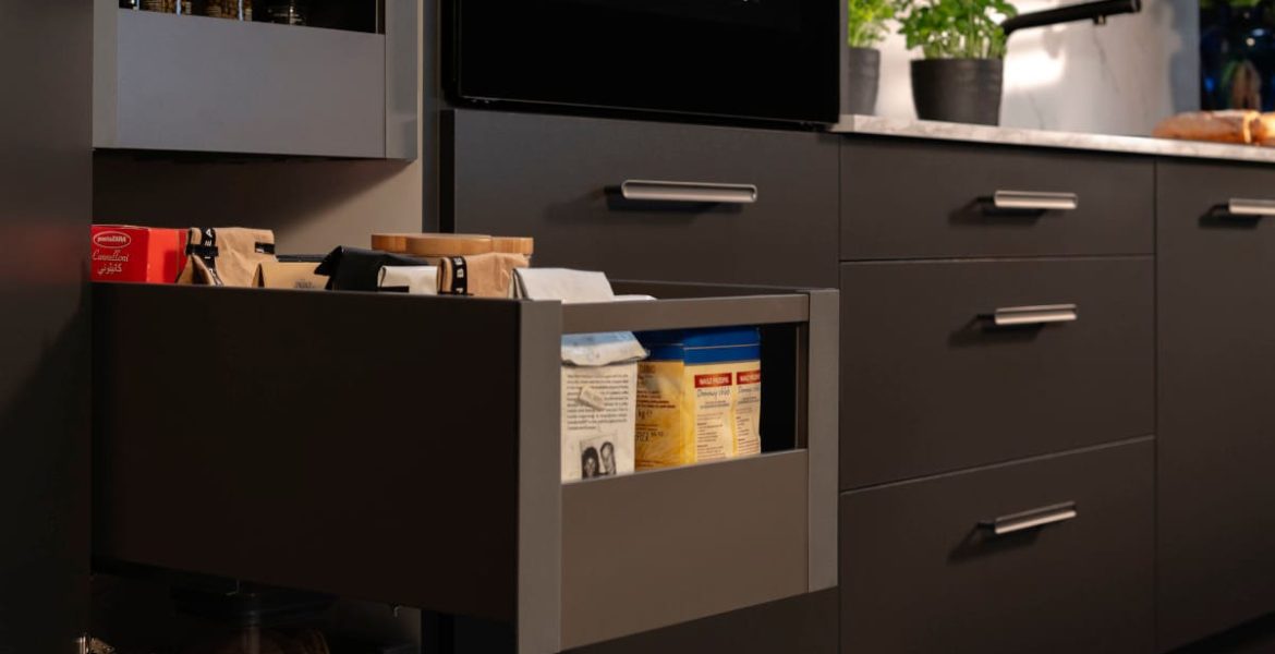 Hafele - szuflada Matrix S Slim w kolorze czarnym