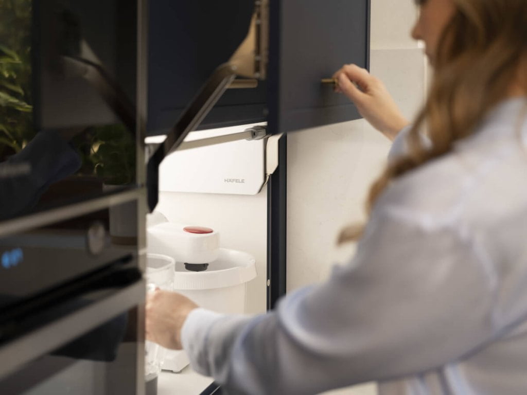 Hafele - podnośnik Free Up