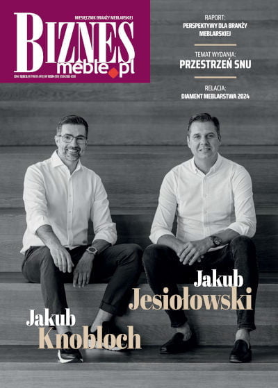 Okładka miesięcznika BIZNES.meble.pl - wydanie styczeń 2024. Na okładce od lewej: Jakub Knobloch i Jakub Jesiołowski, właściciele firmy Motiv Home. Fot. PION STUDIO.