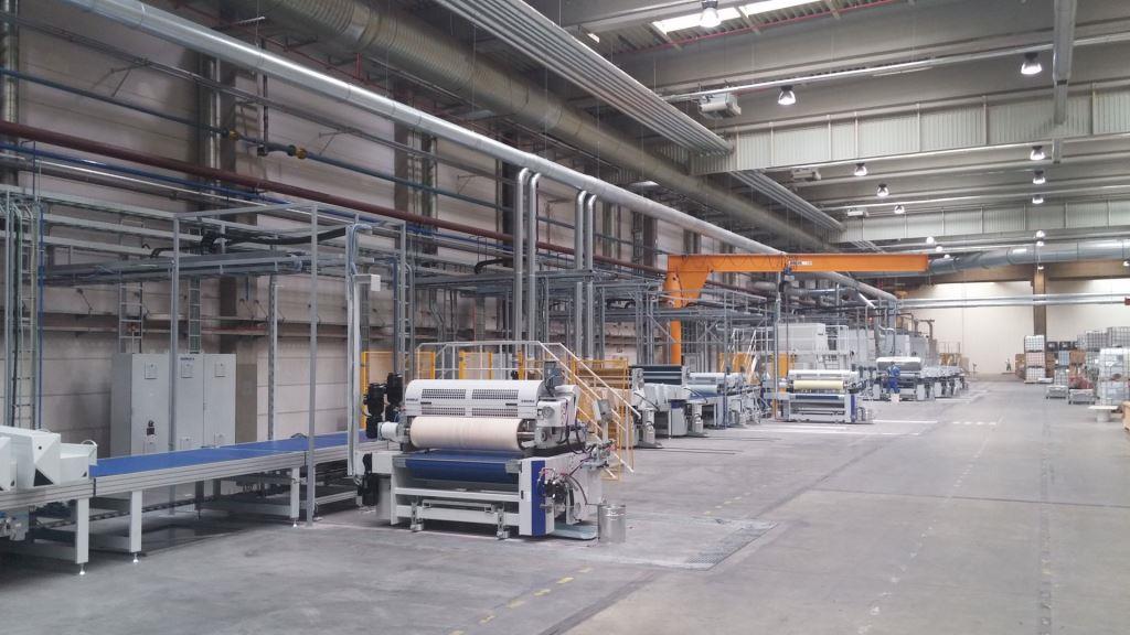 Linia lakiernicza w spółce Pfleiderer Grajewo.