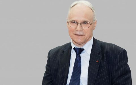 Piotr Domański jest prezesem Zarządu IMA Polska (od 2005 r.). Wcześniej pracował m.in. w firmach: Famos, Warexpo, Polimex-Cekop, Furnel International, Stolbud i Nowy Styl. Z branżą meblarską związany od 35 lat.