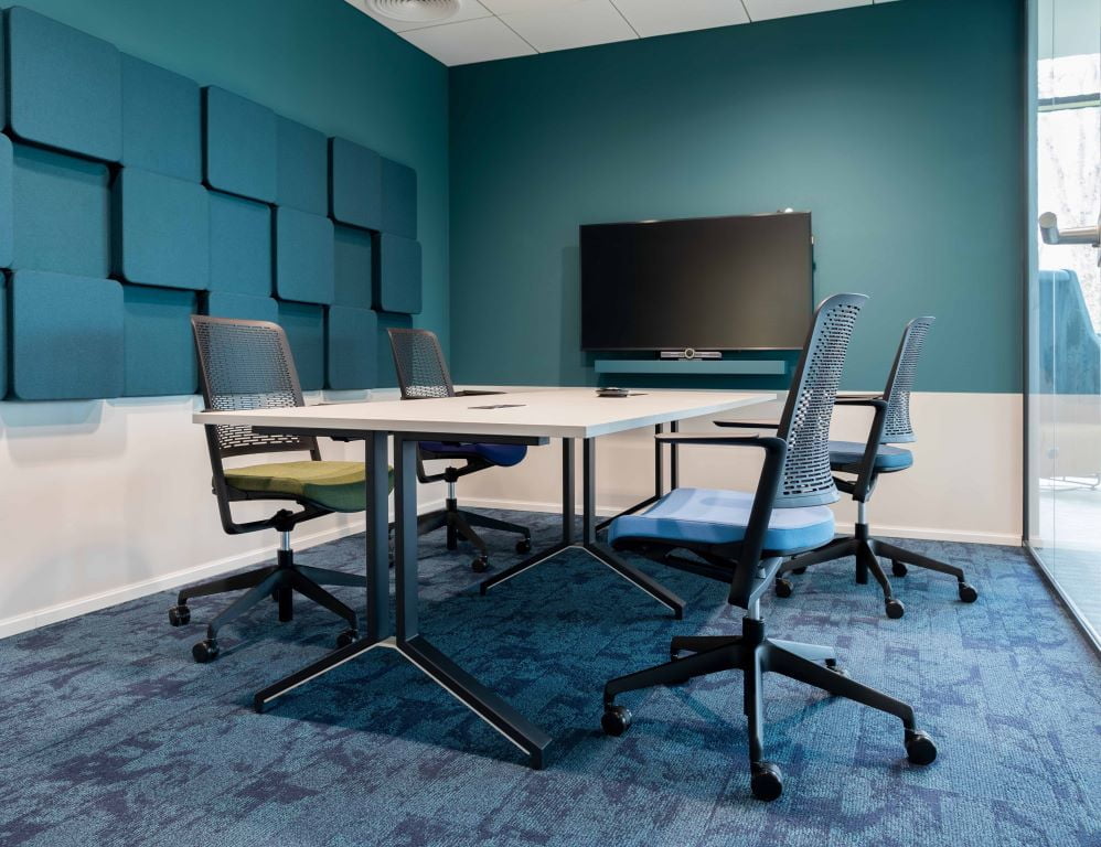 Zaprojektowane przez Martina Ballendata, a wyprodukowane przez Nowy Styl krzesło, zostało nominowane do DesignEuropa Awards 2023.