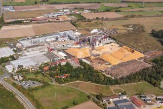 Dzięki zakładowi w Markt Bibart Grupa EGGER dysponuje 22 lokalizacjami produkcyjnymi i po pierwszej połowie roku obrotowego 2023/2024 informuje o stabilnym rozwoju.