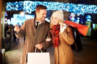 Wydatki świąteczne Polaków w 2023 r. będą wyższe niż przed rokiem.