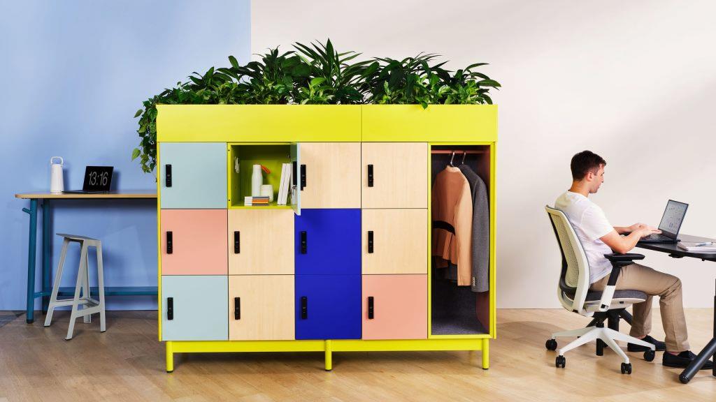 Organizacja pracy na przykładzie systemu szafek i schowków WorkValet™ Steelcase.