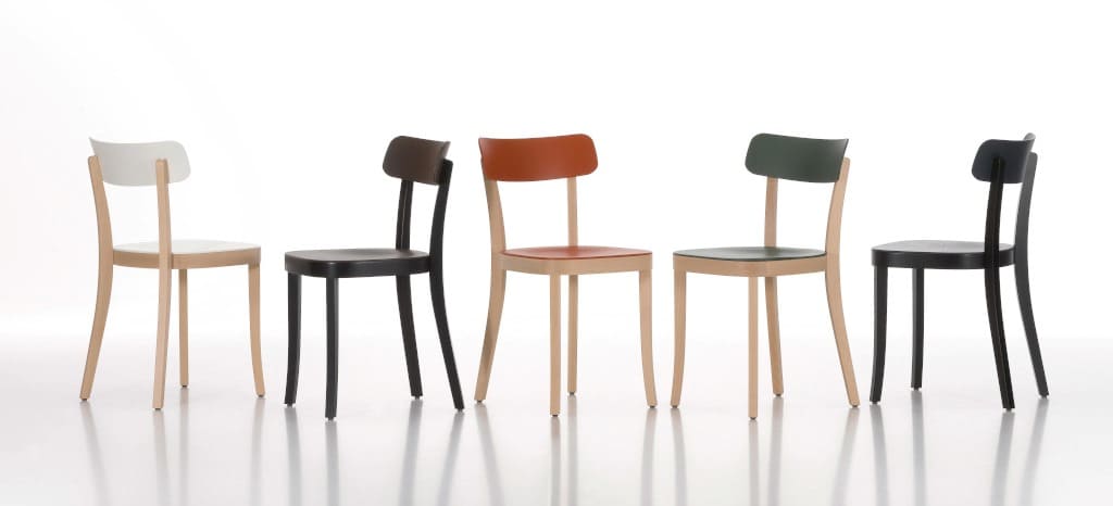 Forma krzeseł „Basel” (prod. Vitra) wydaje nam się dziwnie znajoma, ale zaskakujące połączenie drewna i tworzyw sztucznych pozwala jeszcze bardziej zoptymalizować wygodę siedzenia.