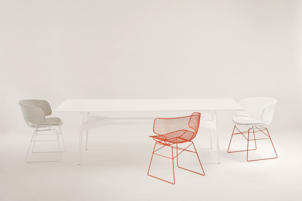 Baza stołu „Aracne” (prod. Eumenes) przypomina budową ciało pająka.