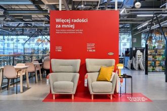 IKEA inwestuje w obniżki cen.
