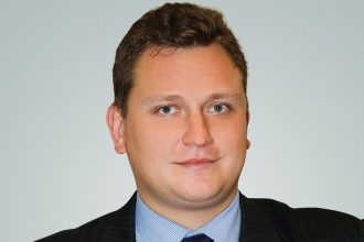 Piotr Chełchowski, dyrektor handlowy firmy Aris Mebel.