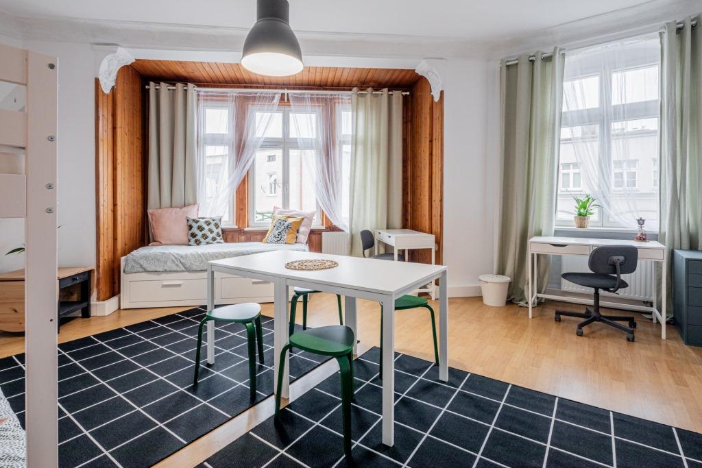 Razem W DOMU - IKEA Poznań i Stowarzyszenia Inicjatyw Społecznych łączą siły i pomagają osobom w kryzysie uchodźczym z Ukrainy.