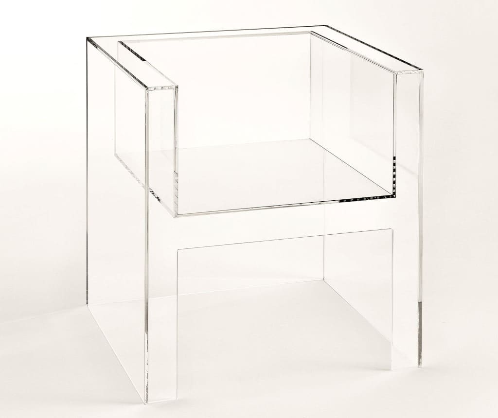 Fotel „Invisibles Light” to jeden z projektów upamiętniających jubileusz 50-lecia marki Kartell.