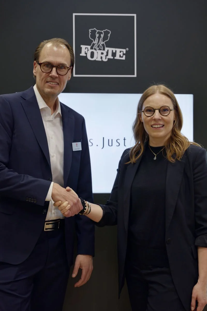 Johan Hallin, Key Account Manager w Välinge Innovation i Maria Florczuk, Prezes FORTE.
