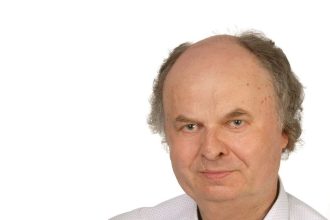 Dr inż. Marek Grześkiewicz z Katedry Technologii i Przedsiębiorczości w Przemyśle Drzewnym SGGW.