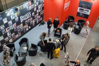 Targi MEBLE POLSKA 2024 - stoisko BIZNES.meble.pl.