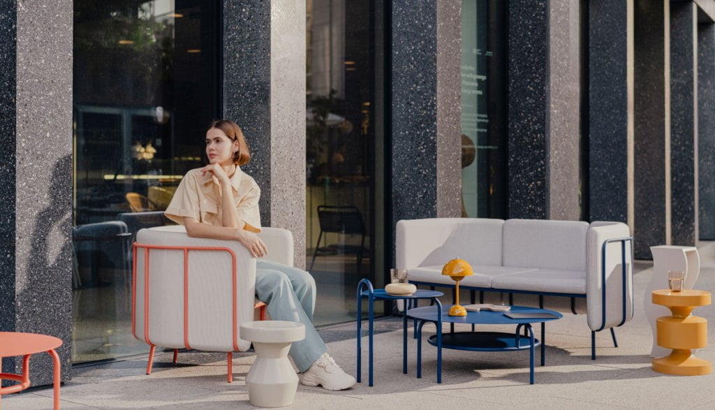 Meble Arc te mogą znaleźć zastosowanie zarówno w przestrzeniach wewnętrznie, jak i na zewnątrz. Proj.: Witamina D w ramach Alchemia Współpracy marki Motiv Home