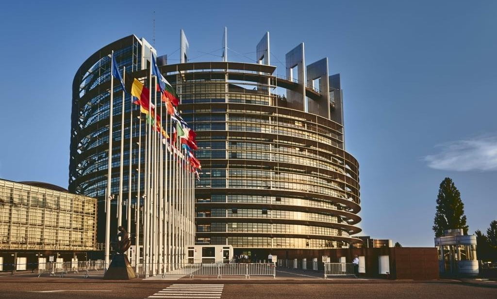 Podczas trwającej od 26 do 29 lutego sesji plenarnej Parlamentu Europejskiego w Strasburgu do przestępstw przeciwko środowisku dodano handel drewnem z nielegalnych źródeł.