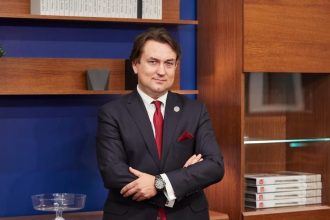 Jaka jest przyszłość AI w biznesie - zastanawia się w najnowszym felietonie Tomasz Wiktorski, właściciel B+R Studio Tomasz Wiktorski.