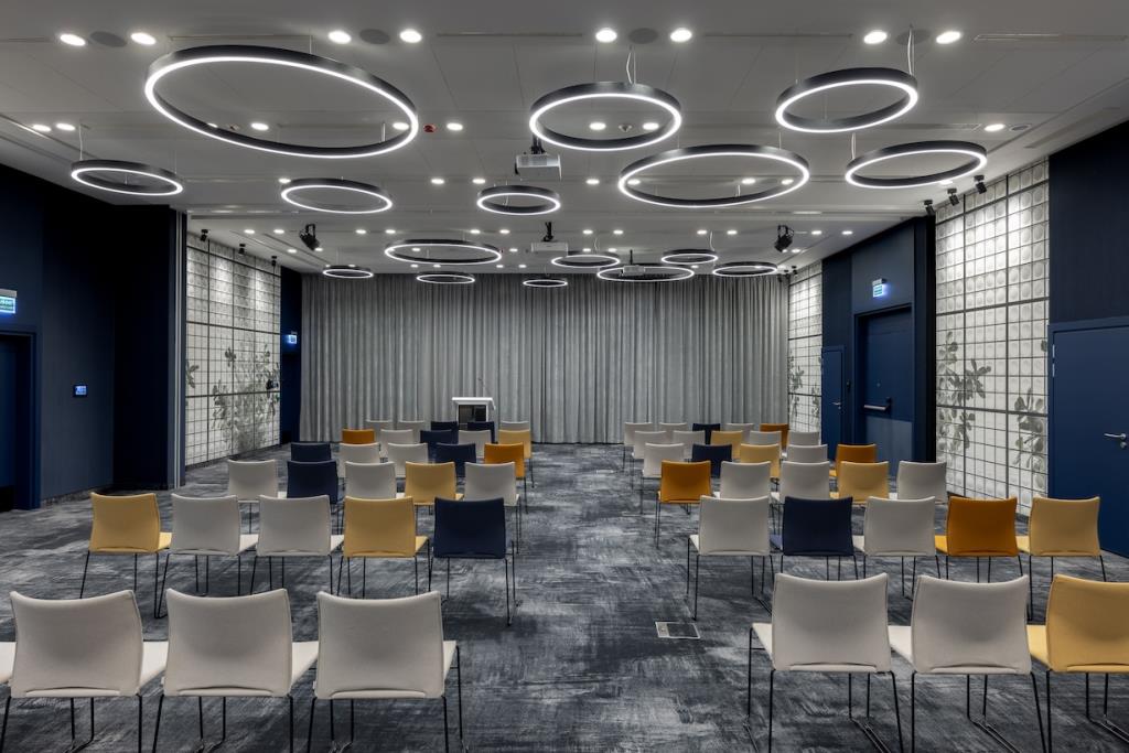 Sala konferencyjna Hilton Garden Inn Kraków Airport, realizacja AKA Studio.