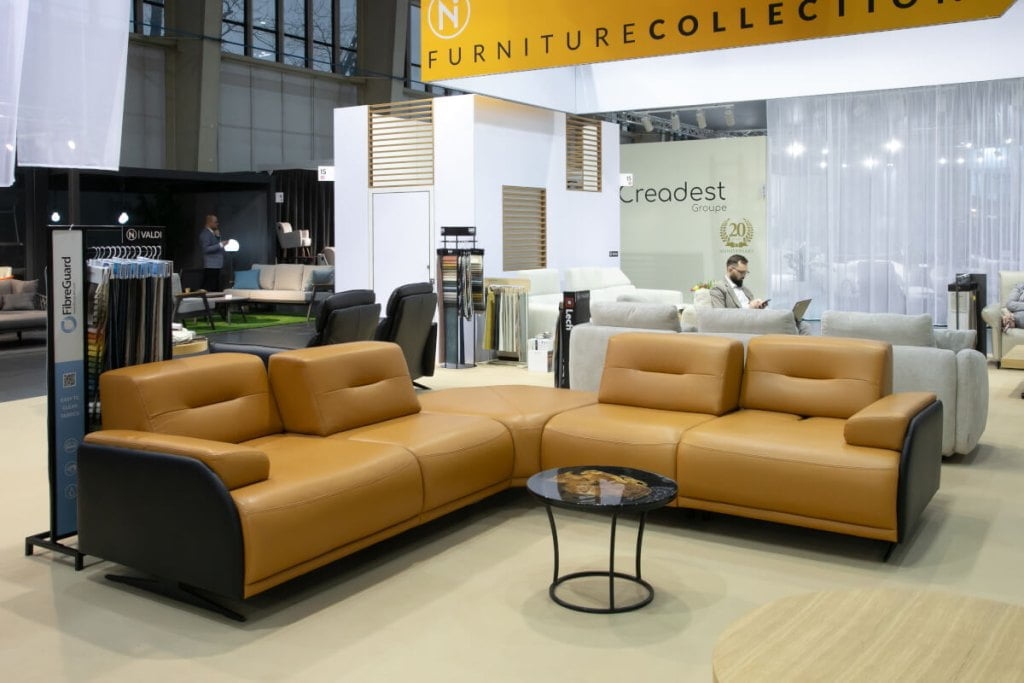 Feniks - sofa na targach Meble Polska 2024 w Poznaniu