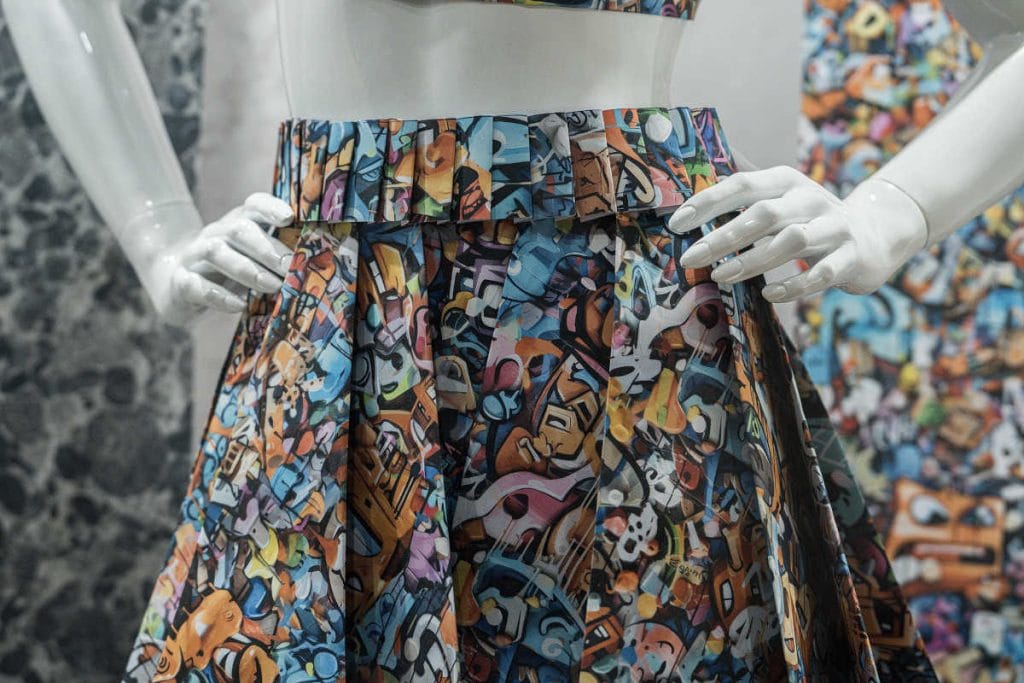 Interprint - nadruk cufrowy na pakierze dekoracyjnym w kształcie spódnicy na targach Meble Polska 2025 w Pozaniu