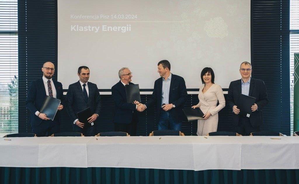14 marca 2024 r. podczas konferencji w Piszu, gmina Pisz i spółki Grupy Paged utworzyły klaster energetyczny.